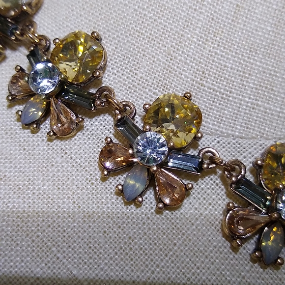 Banana Republic Statement Necklace - Picture 7 of 7